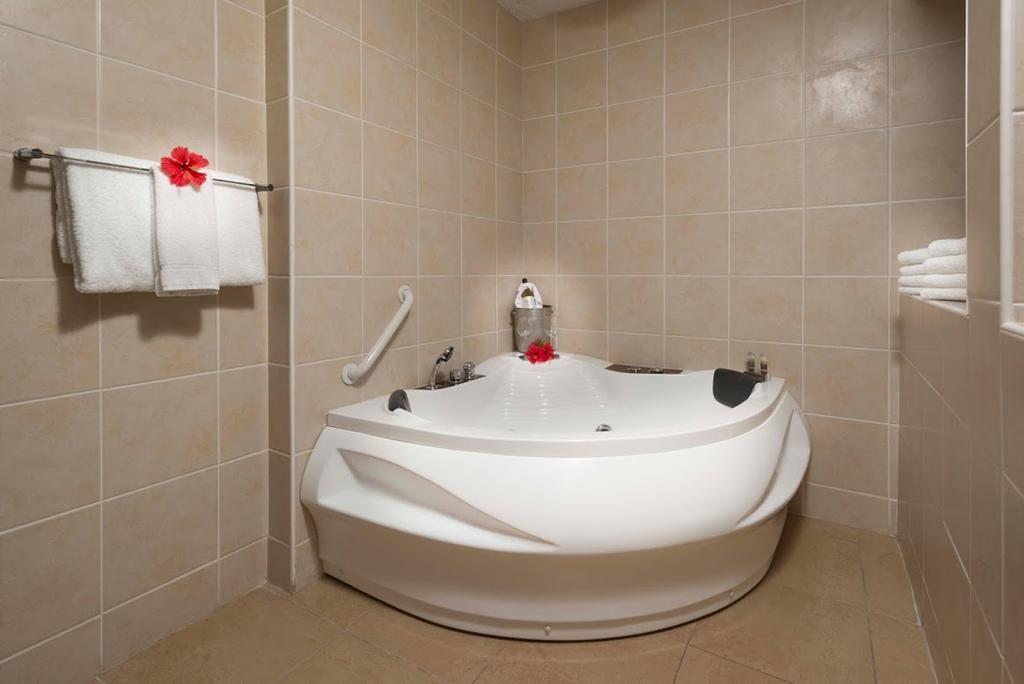 All Inclusive Divi Little Bay Beach Resort Philipsburg (Sint Maarten) Exterior foto